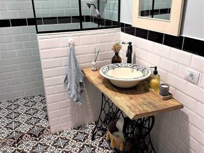 Ceramica și porțelan, pictat manual