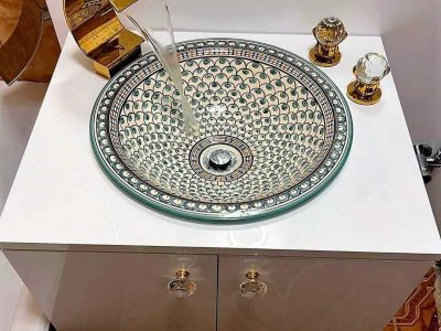 Ceramica și porțelan, pictat manual